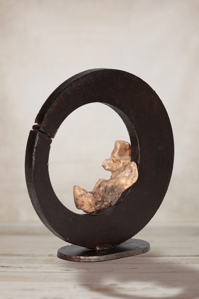 Geborgenheit Metallring 30cm hoch